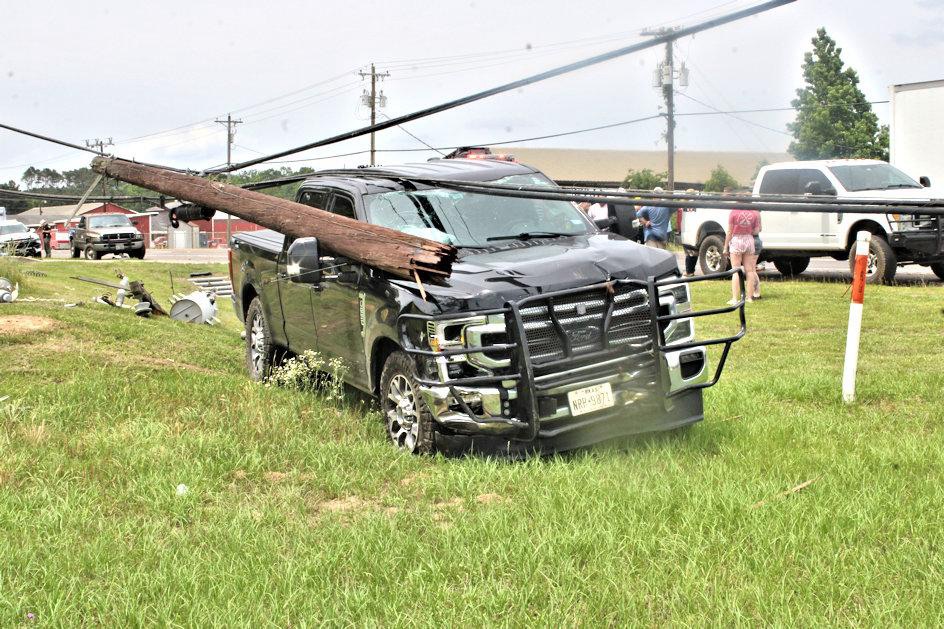 Livingston Man Arrested for DWI After Crashing into Two Vehicles and Utility Pole